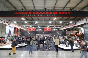 EICMA  ,   ξ Ȯϴ 𸮴 ڸ 750, ж
